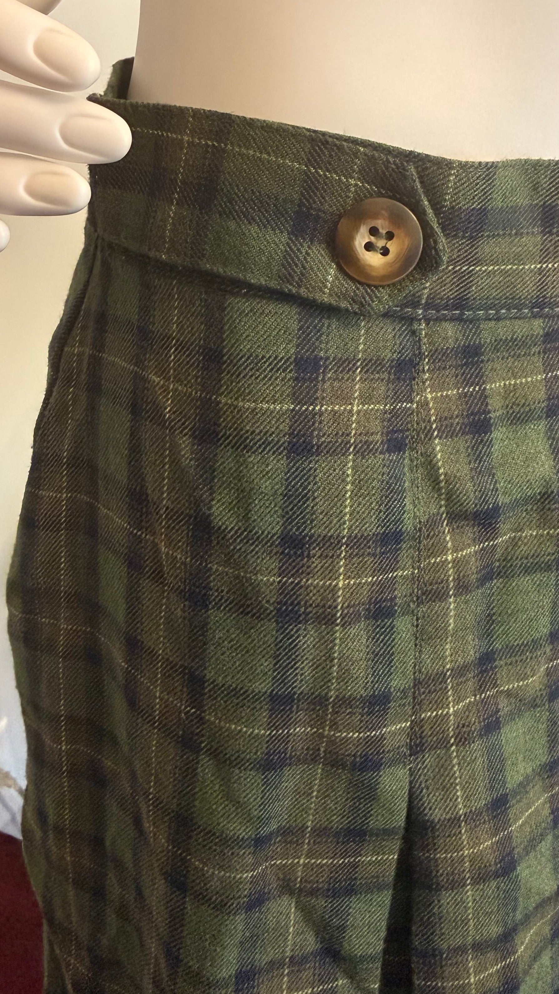 Button waist detail plaid green skirt