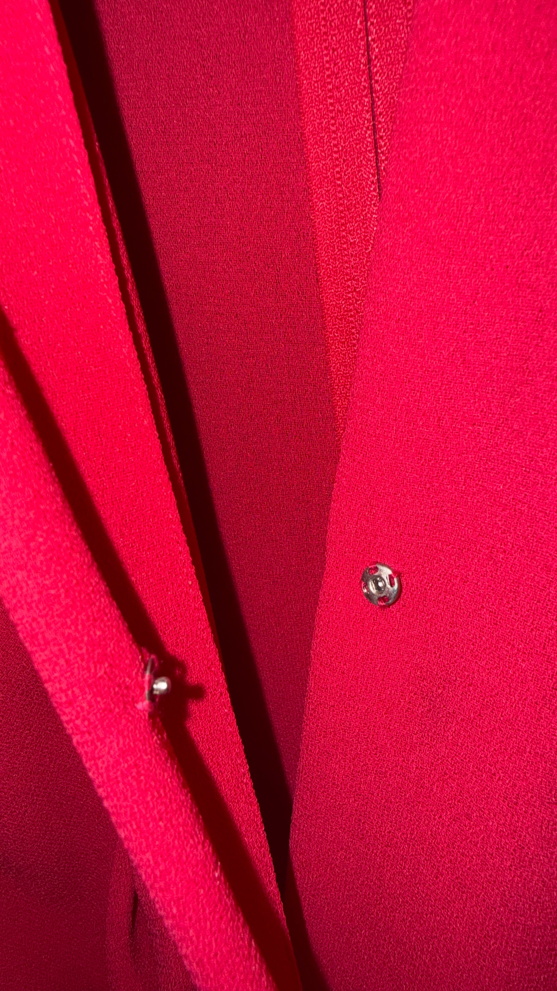 clasp detail front